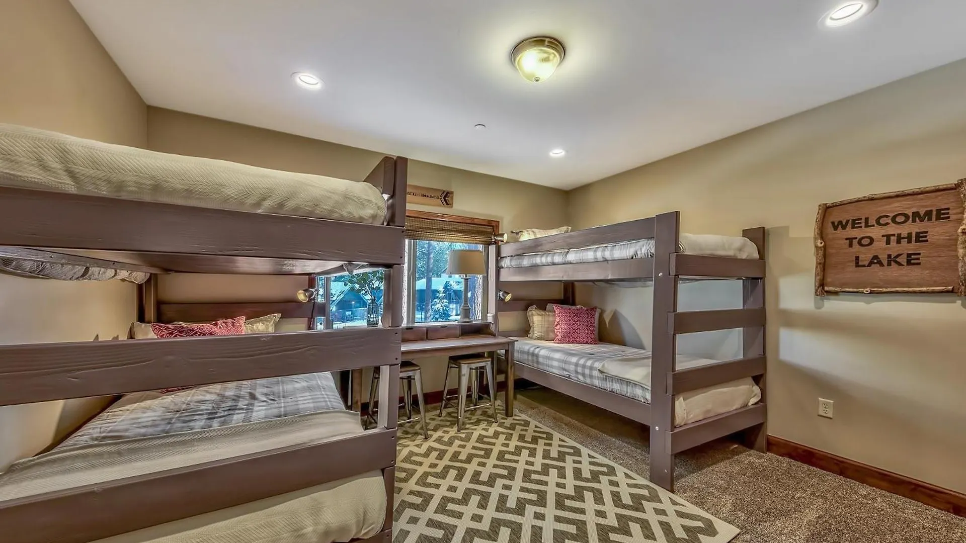 Villa Tahoe Woods 101 At Stateline - Walk To Lake Pets South Lake Tahoe